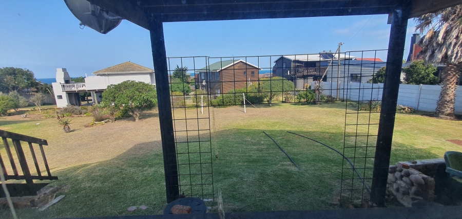 3 Bedroom Property for Sale in Boggomsbaai Western Cape